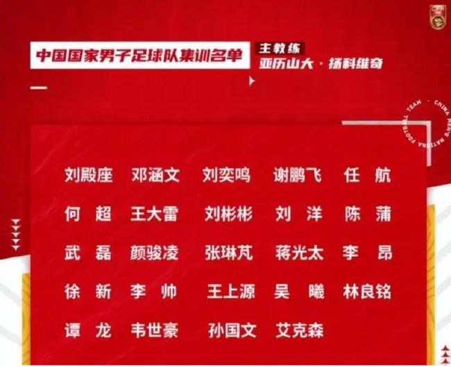 希腊英雄倾覆神话彪悍出击，再现壮阔史诗！“暮光”男打架狠尽秀肌肉，爱山河也爱漂亮人！公元前1200年的古希腊，一名女王在为众神之神宙斯Zeus生下一子后，她的孩子——海格力斯，被付与颠覆国王虐政、重建和平的气力但海格力斯其实不知道本身的真实身份和任务，他巴望的只有一件工具——克里特公主赫伯的爱。而赫伯已被许配给海格力斯的哥哥。当海格力斯贯通到本身伟年夜的任务时，他必需决定：带着真爱逃离或完成本身的任务成为本身时期的英雄……